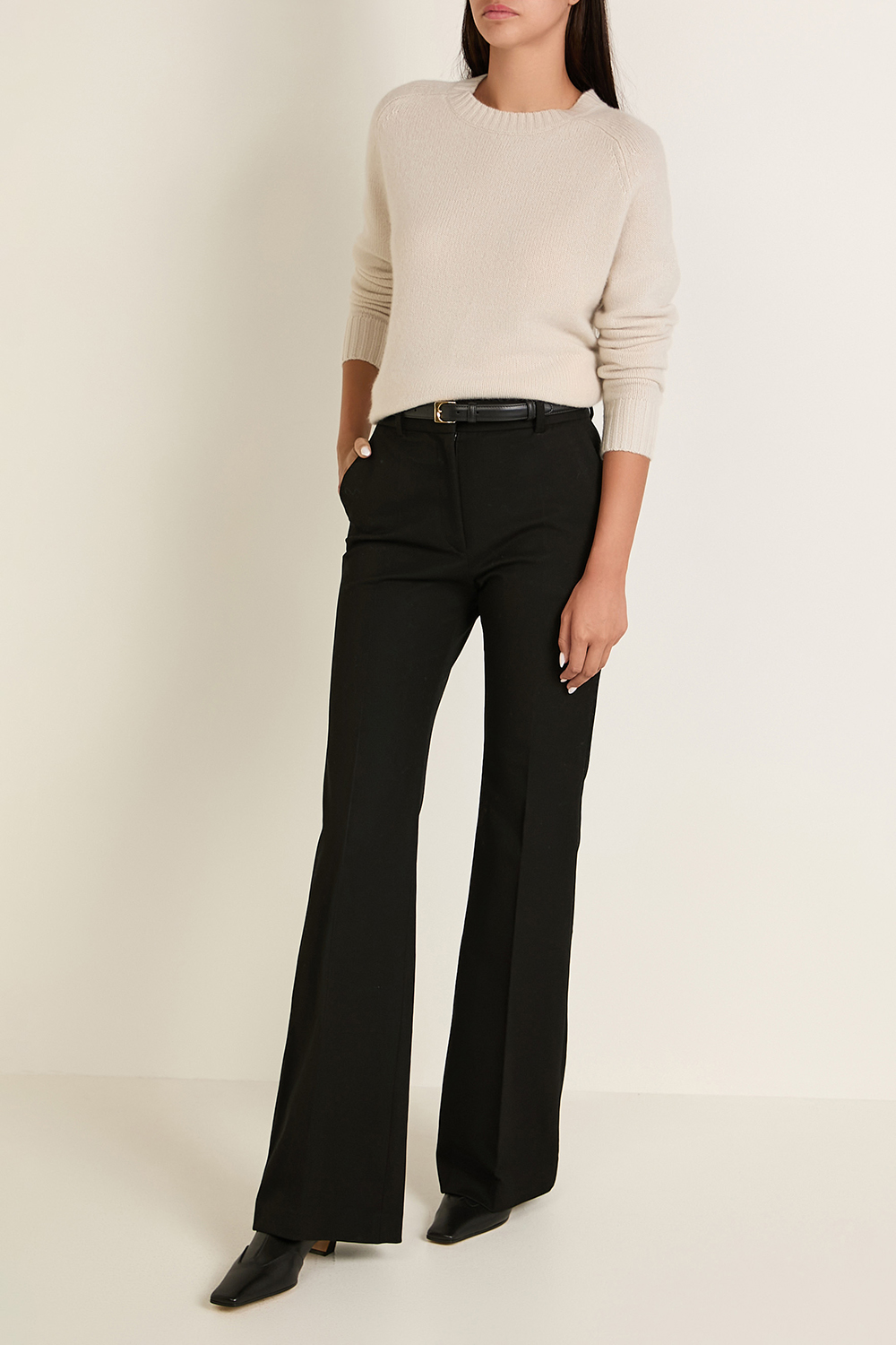 מכנסיים מחויטים